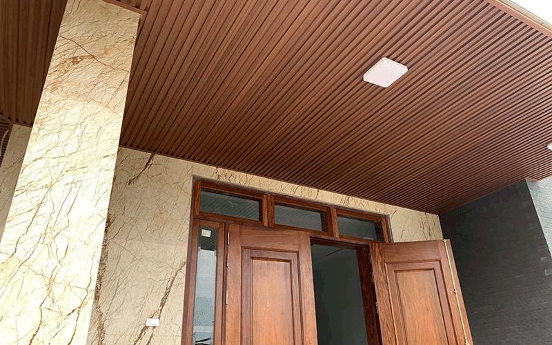 Phào trần gỗ tự nhiên phong cách cổ điển