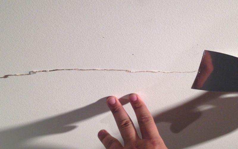 Thi công sai kỹ thuật là nguyên nhân hàng đầu khiến trần thạch cao bị nứt